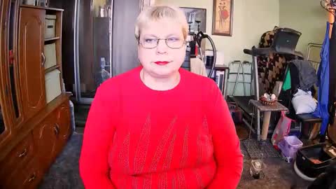 Snapshot of beverlyqcynia chatting on October 24, 2025, 10:44 am BeverlyQCynia online show from October 24, 2025, 10:44 am