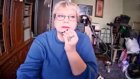 Snapshot of beverlyqcynia chatting on November 14, 2025, 12:26 pm BeverlyQCynia online show from November 14, 2025, 12:26 pm