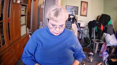 Snapshot of beverlyqcynia chatting on November 15, 2025, 11:07 am BeverlyQCynia online show from November 15, 2025, 11:07 am