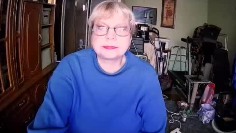 Snapshot of beverlyqcynia chatting on November 21, 2025, 1:43 pm BeverlyQCynia online show from November 21, 2025, 1:43 pm