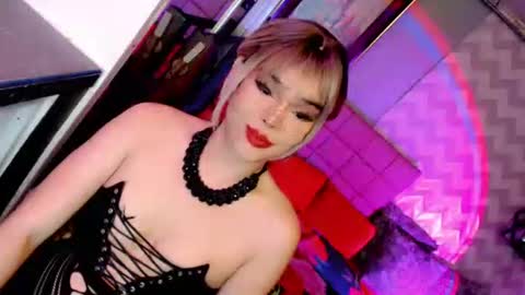 MISTRESS DOMME online show from April 24, 2026, 12:07 pm