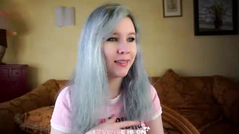 Eliz online show from June 14, 2026, 2:35 am