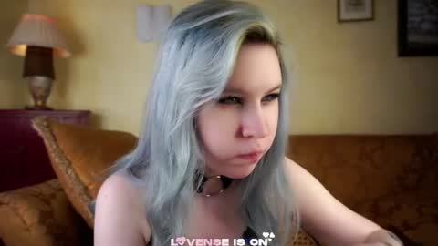 Eliz online show from June 19, 2026, 2:38 am