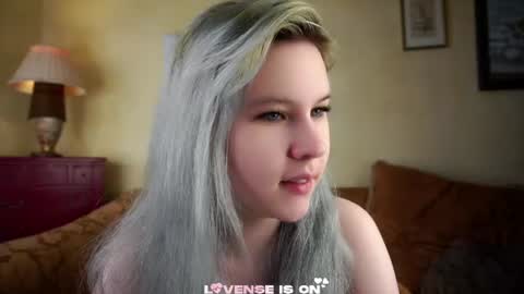 Eliz online show from July 3, 2026, 2:51 am