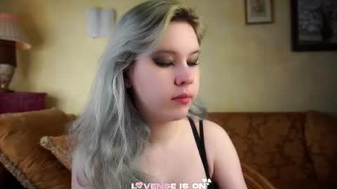 Eliz online show from July 8, 2026, 2:49 am