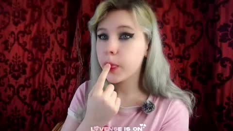 Eliz online show from July 25, 2026, 1:25 am