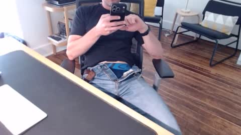Snapshot of bi_sexy_man chatting on June 3, 2026, 3:06 pm bi_sexy_man online show from June 3, 2026, 3:06 pm