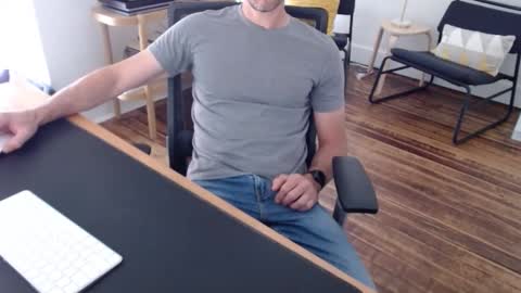 Snapshot of bi_sexy_man chatting on June 4, 2026, 2:45 pm bi_sexy_man online show from June 4, 2026, 2:45 pm
