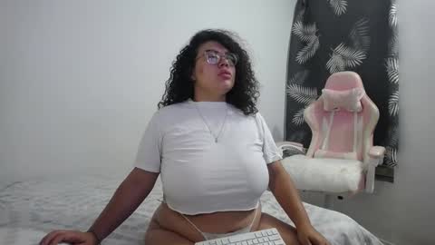 Snapshot of bianca_boobs chatting on February 11, 2025, 7:54 am Bianca Tuesday to Sunday from 2am to 6am UTC-5 online show from February 11, 2025, 7:54 am