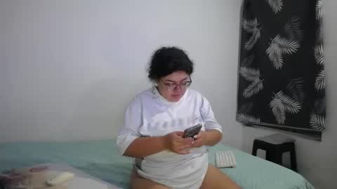 Snapshot of bianca_boobs chatting on July 15, 2026, 9:25 am Bianca Tuesday to Sunday from 2am to 6am UTC-5 online show from July 15, 2026, 9:25 am