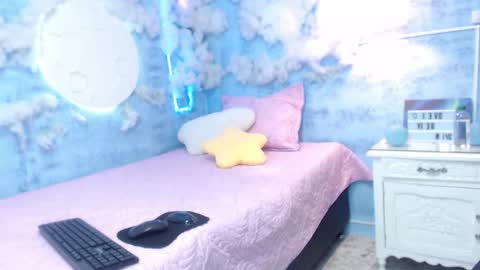 bianca_velvet online show from April 16, 2026, 7:03 pm