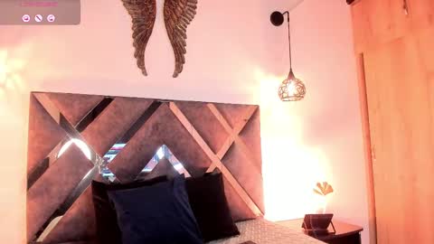 Snapshot of bianca_zaens1 chatting on February 23, 2025, 9:44 am B I A N C A online show from February 23, 2025, 9:44 am