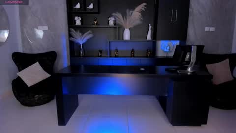 Bianca Pierce online show from December 15, 2025, 11:47 am