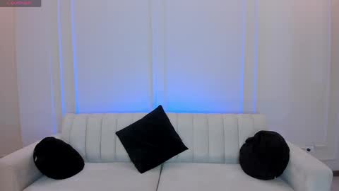Bianca Pierce online show from May 18, 2026, 12:11 pm