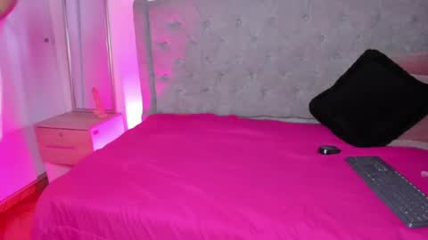Snapshot of bianncadiaz chatting on June 3, 2026, 1:14 pm Biannca Diaz online show from June 3, 2026, 1:14 pm