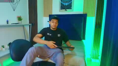 Snapshot of bick_jhonn chatting on June 29, 2026, 7:25 pm Bick Khonn online show from June 29, 2026, 7:25 pm