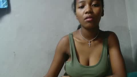 bienvenue987832 online show from May 5, 2026, 3:03 am