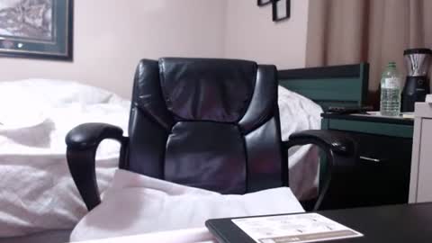 Snapshot of big6incheragain chatting on December 2, 2025, 5:52 pm big6incheragain online show from December 2, 2025, 5:52 pm