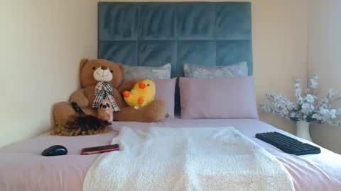 Snapshot of big_melons2001 chatting on February 5, 2026, 7:35 am big_melons2001 online show from February 5, 2026, 7:35 am