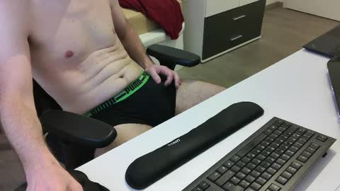 Snapshot of big_tobi_1 chatting on April 14, 2026, 5:57 am big_tobi_1 online show from April 14, 2026, 5:57 am