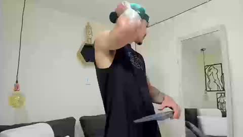 big_valentinhunk7 online show from March 12, 2026, 9:32 pm