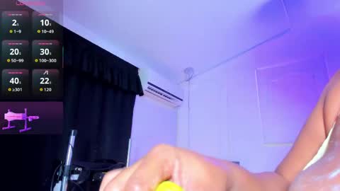 VIOLETA online show from April 28, 2026, 2:27 am