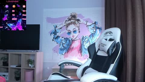 Snapshot of bigboobsalise chatting on December 29, 2024, 5:44 pm Alise online show from December 29, 2024, 5:44 pm