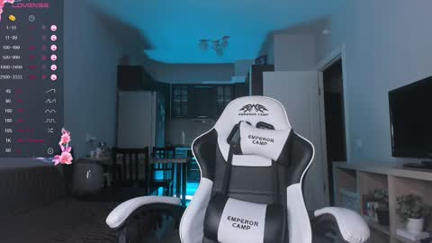 Snapshot of bigboobsalise chatting on February 28, 2025, 3:26 pm Alise online show from February 28, 2025, 3:26 pm