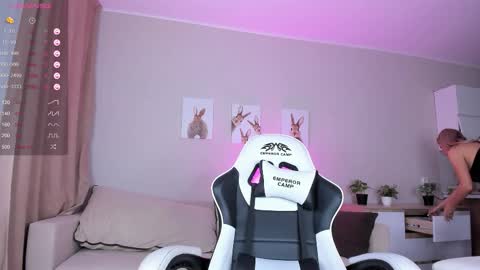 Snapshot of bigboobsalise chatting on September 16, 2025, 11:00 am Alise online show from September 16, 2025, 11:00 am