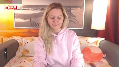 Snapshot of bigboobsarri chatting on December 12, 2024, 12:48 am BigBoobsArri online show from December 12, 2024, 12:48 am