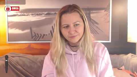 Snapshot of bigboobsarri chatting on December 21, 2024, 2:04 pm BigBoobsArri online show from December 21, 2024, 2:04 pm