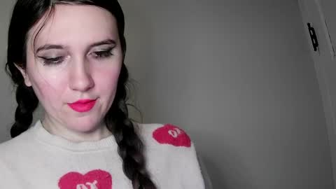 Isabella online show from February 5, 2025, 5:53 pm