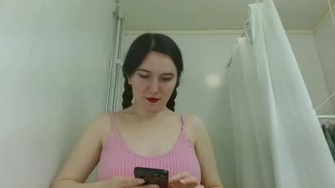 Isabella online show from March 28, 2026, 3:28 am