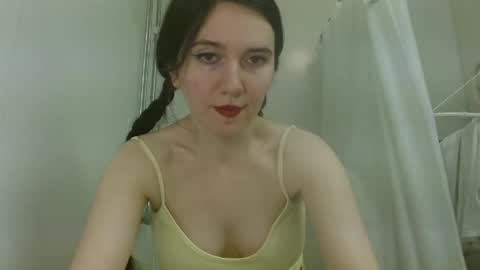 Isabella online show from April 6, 2026, 3:59 am