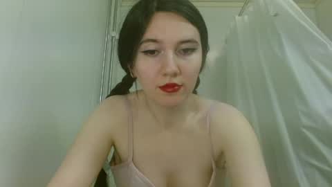 Isabella online show from April 9, 2026, 3:28 am