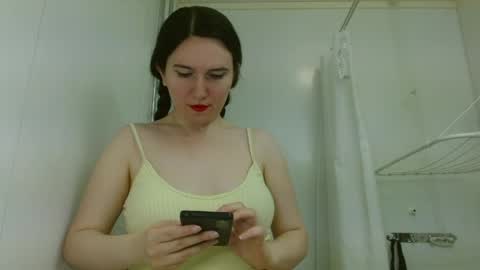 Isabella online show from May 24, 2026, 6:35 pm