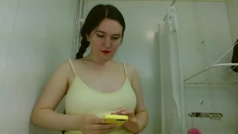 Isabella online show from May 27, 2026, 3:03 am