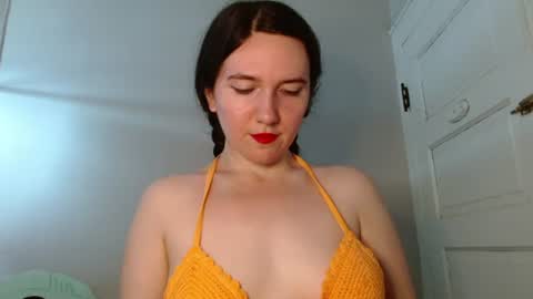 Isabella online show from July 5, 2026, 4:58 pm