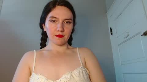 Isabella online show from July 27, 2026, 4:58 pm