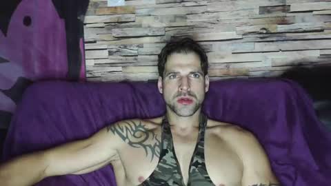 Snapshot of bigboyband chatting on December 6, 2024, 9:46 pm Bigboyband online show from December 6, 2024, 9:46 pm