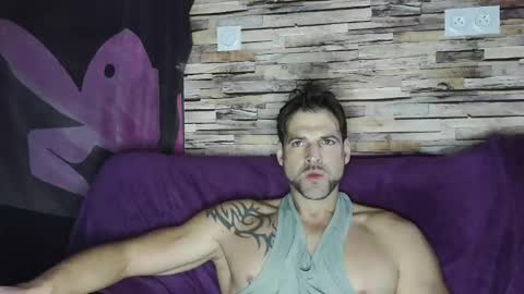 Snapshot of bigboyband chatting on December 8, 2024, 8:09 am Bigboyband online show from December 8, 2024, 8:09 am