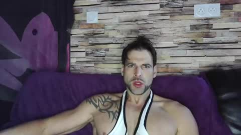 Snapshot of bigboyband chatting on December 12, 2024, 9:08 am Bigboyband online show from December 12, 2024, 9:08 am