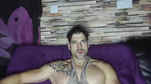 Snapshot of bigboyband chatting on December 19, 2024, 5:29 pm Bigboyband online show from December 19, 2024, 5:29 pm