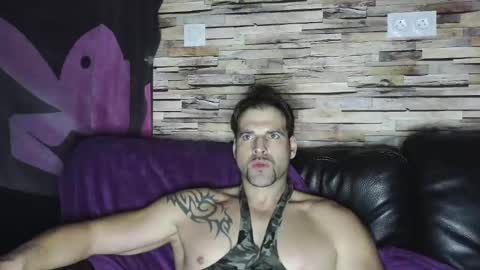 Snapshot of bigboyband chatting on January 3, 2025, 7:07 pm Bigboyband online show from January 3, 2025, 7:07 pm