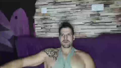 Snapshot of bigboyband chatting on January 24, 2025, 8:22 pm Bigboyband online show from January 24, 2025, 8:22 pm