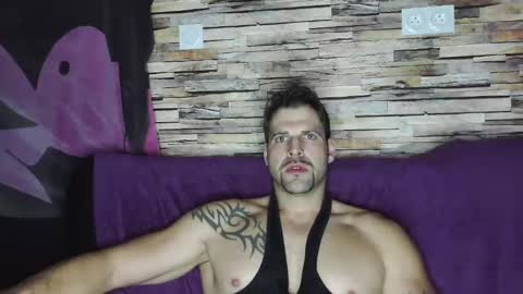 Snapshot of bigboyband chatting on January 27, 2025, 7:13 pm Bigboyband online show from January 27, 2025, 7:13 pm