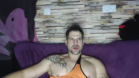 Snapshot of bigboyband chatting on February 26, 2025, 7:38 pm Bigboyband online show from February 26, 2025, 7:38 pm