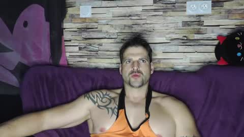 Snapshot of bigboyband chatting on March 4, 2025, 7:01 pm Bigboyband online show from March 4, 2025, 7:01 pm