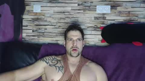 Snapshot of bigboyband chatting on March 8, 2025, 5:11 pm Bigboyband online show from March 8, 2025, 5:11 pm