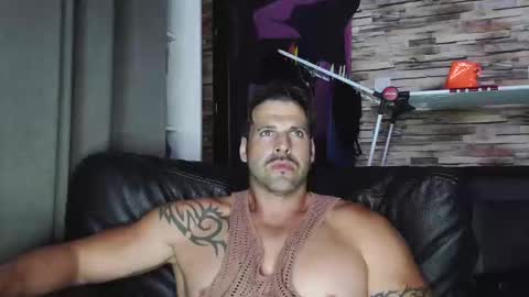 Snapshot of bigboyband chatting on September 9, 2025, 7:02 pm Bigboyband online show from September 9, 2025, 7:02 pm